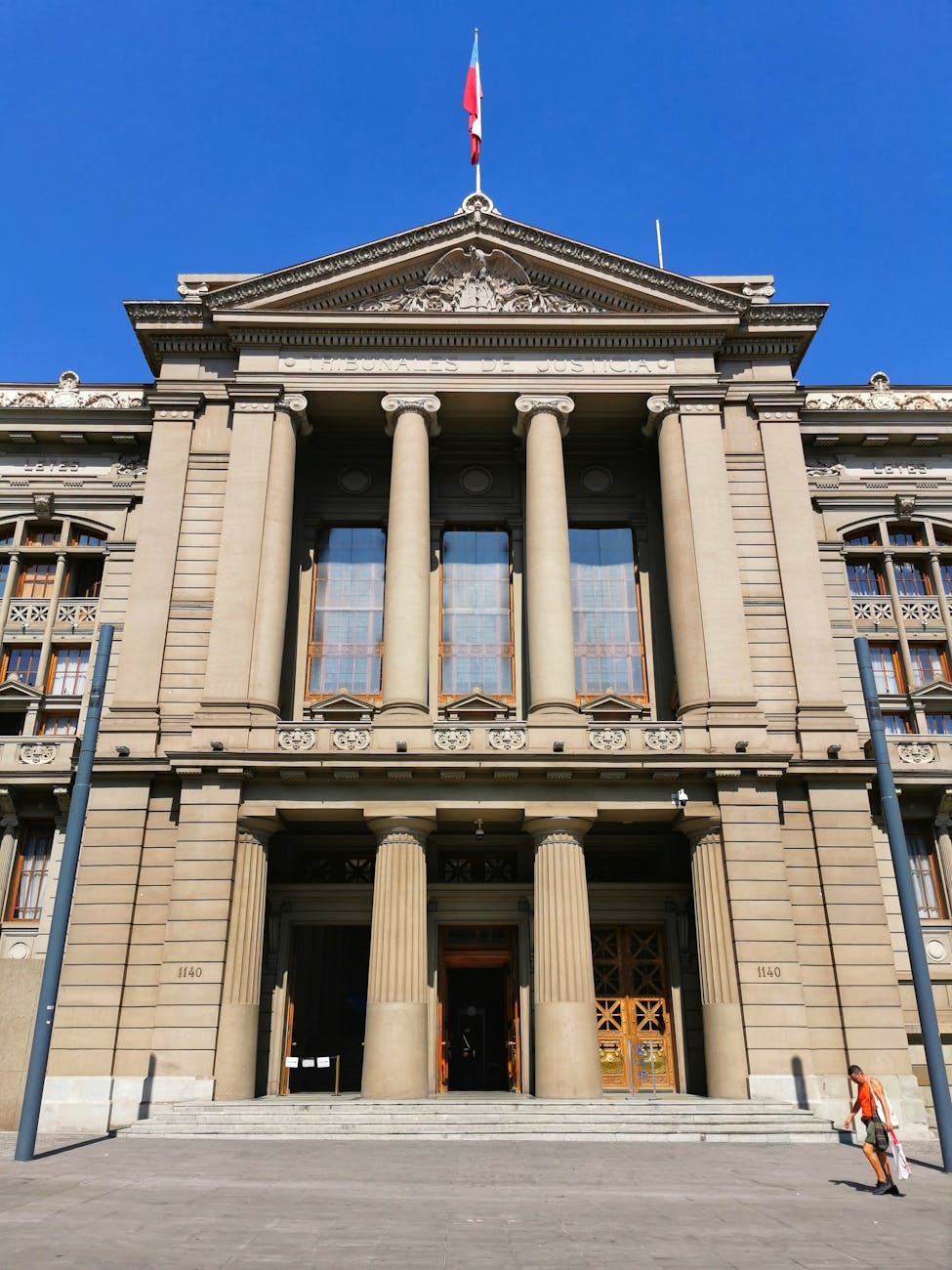 Chile, Fibra Prologis price global bonds